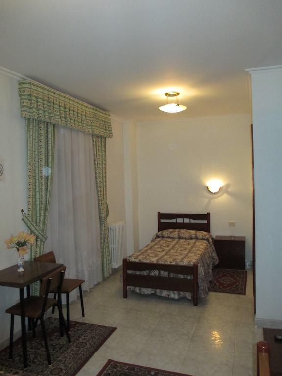 Hotel Venezuela Vilalba Chambre photo