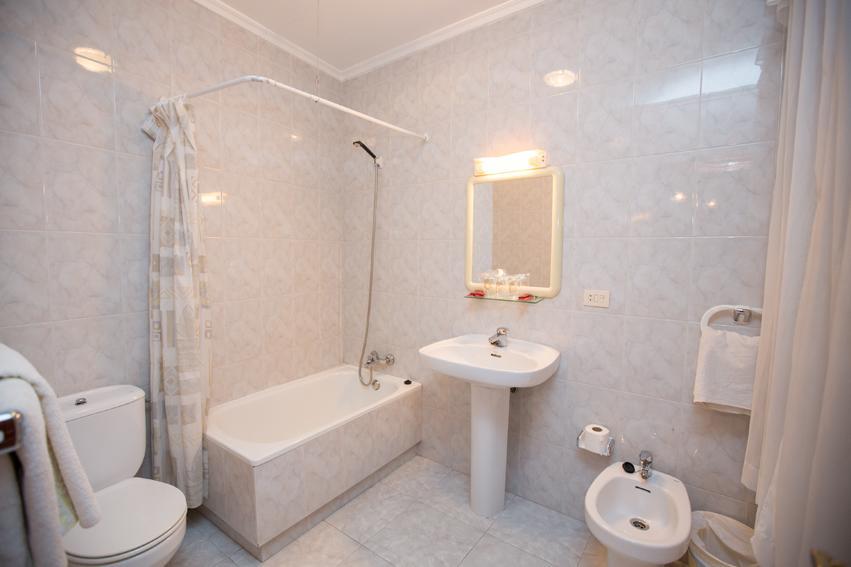 Hotel Venezuela Vilalba Extérieur photo